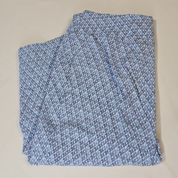 Yarn & Sea Blue White Geometric Patterned Capris Plus Size 16W - Picture 10 of 10